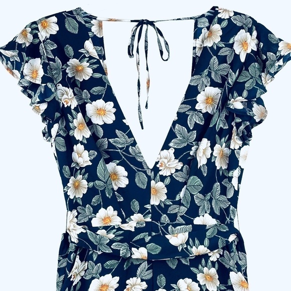 New-shop17 Floral Print Deep V-neck, Open Tie Back, Wide Leg One Piece Jump Suit - Picture 2 of 16